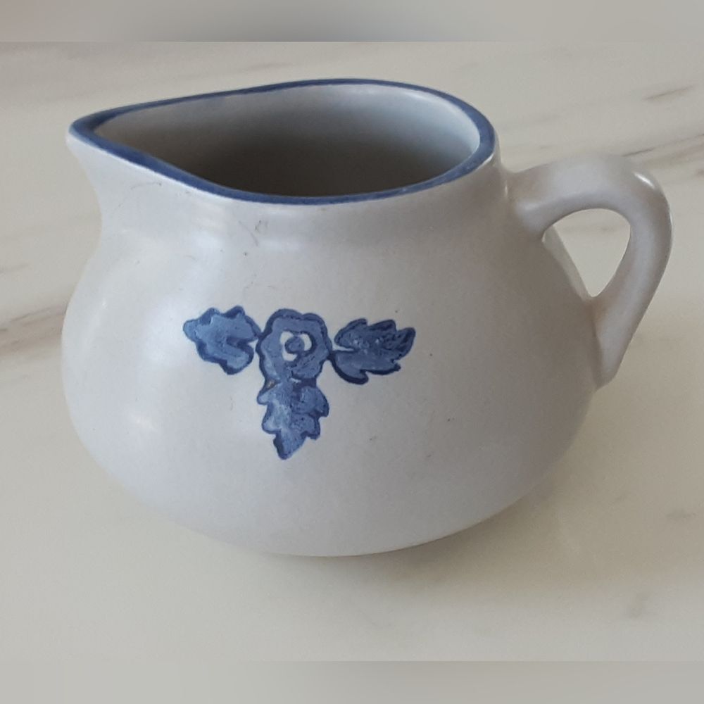 Pfaltzgraff Yorktowne Blue Floral Stoneware Gravy Boat | Creamer Pitcher - Vtg